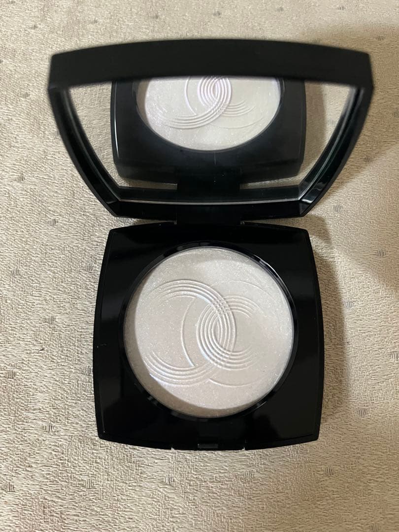 CHANEL シャネル ルミエール ドゥ ローシャン 特別限定品 シャネル / ルミエール ドゥ ローシャンの公式商品情報｜美容・化粧品