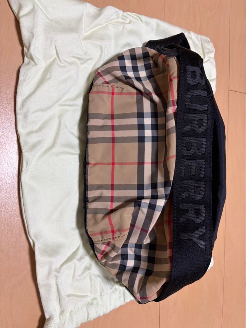 BURBERRY チェック柄 ボディバッグ