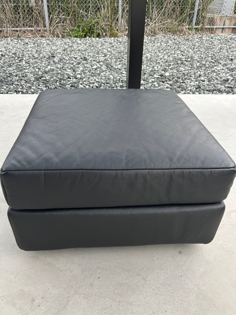 HUKLA フクラ　オットマン　レザー　ソファー 本革