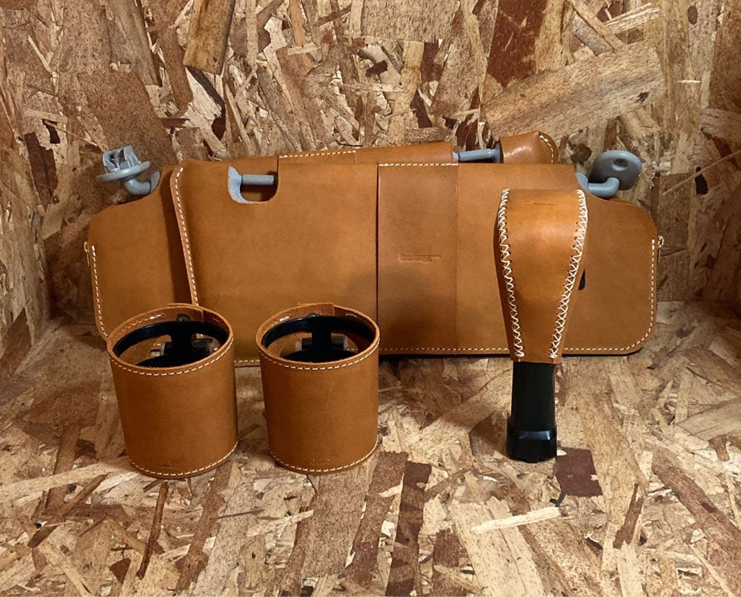 mechi◇新型ジムニー3点セット◇キャメル、ステッチ白 ジムニー・ジムニーシエラ 【JIMNY JB64 / 74W】｜カスタム・リフト