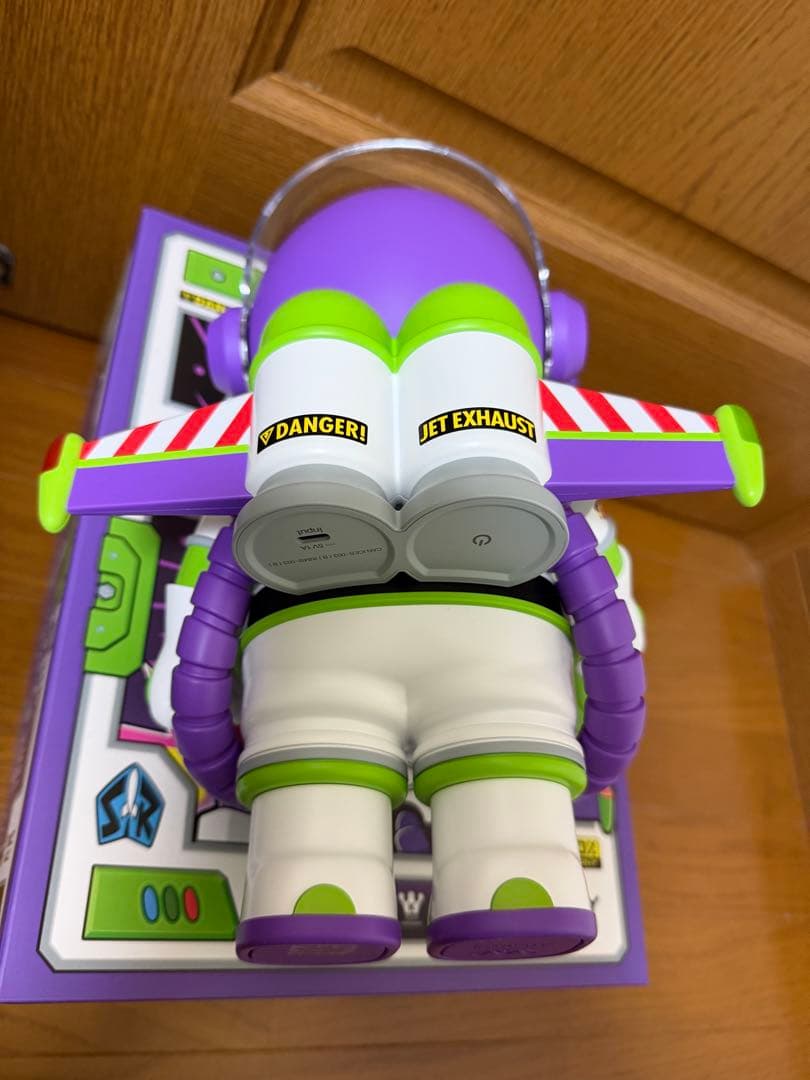 MEGA SPACE MOLLY 400% Buzz Lightyear - メルカリ