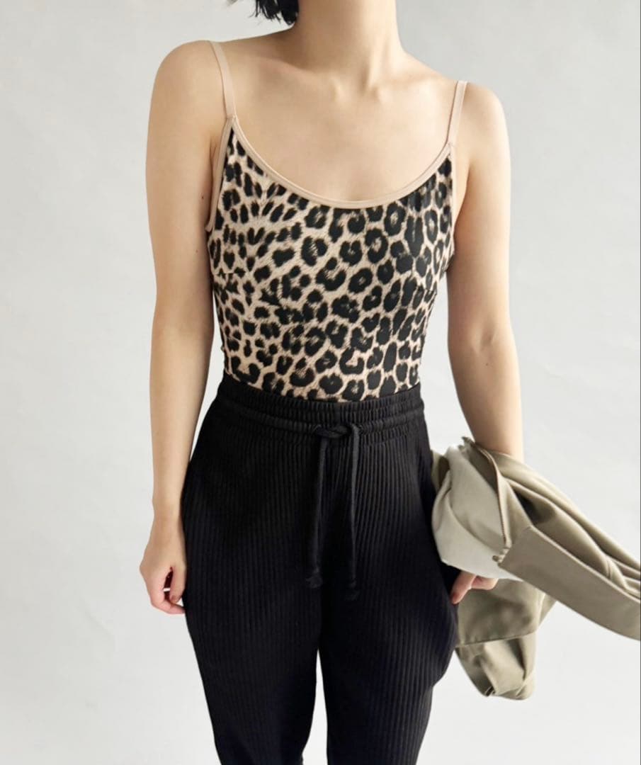 BASERANGE 新品未使用 ヒョウ柄キャミソール カップ付きキャミソール/ヒョウ柄レース/レオパード（キャミソール