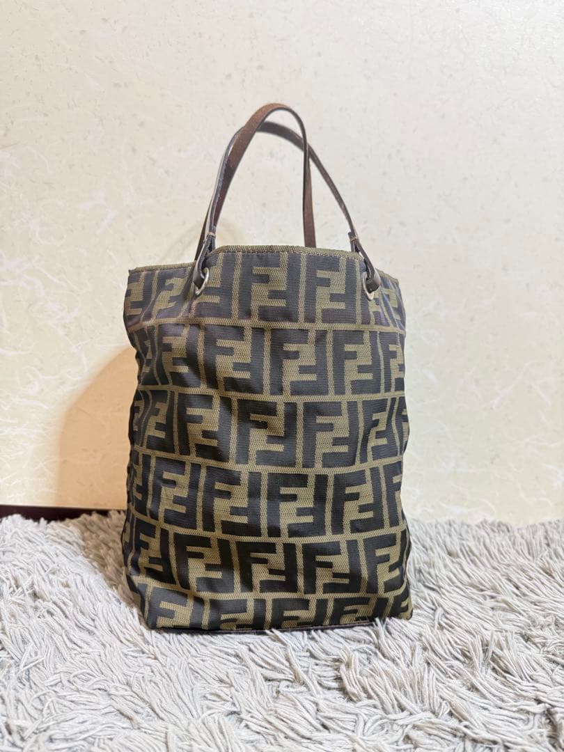 FENDI FF柄 ハンドバッグ ズッカ柄 ヴィンテージ 極 美品 FENDI フェンディ ヴィンテージ ズッカ FF 柄 レザー 本革