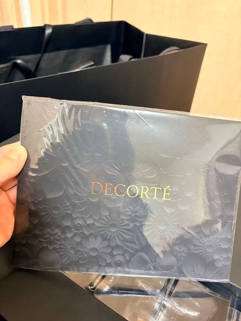 週末限定価格コスメデコルテ エターナルエレガンス ボックス 2025