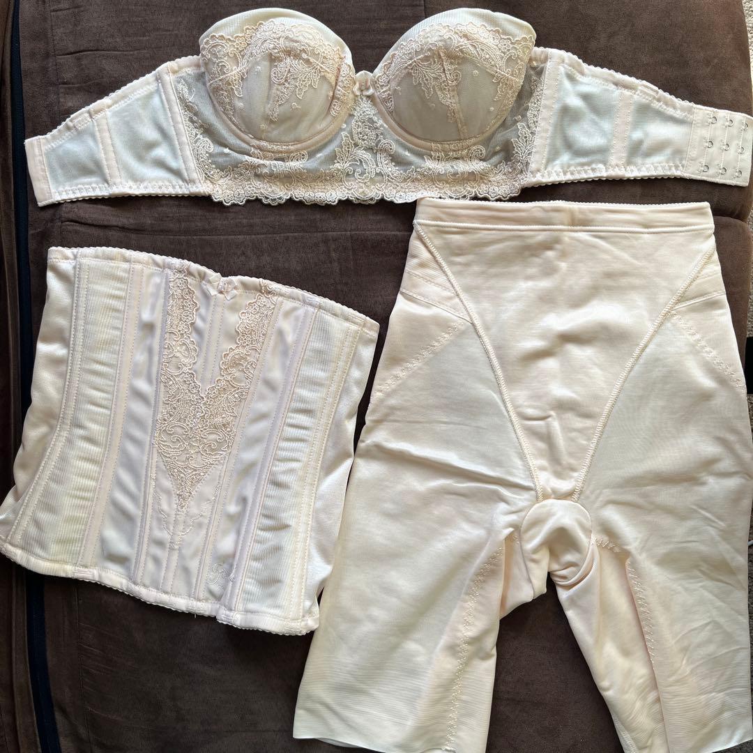 FOUR SIS & CO.ブライダルインナー セット - メルカリ