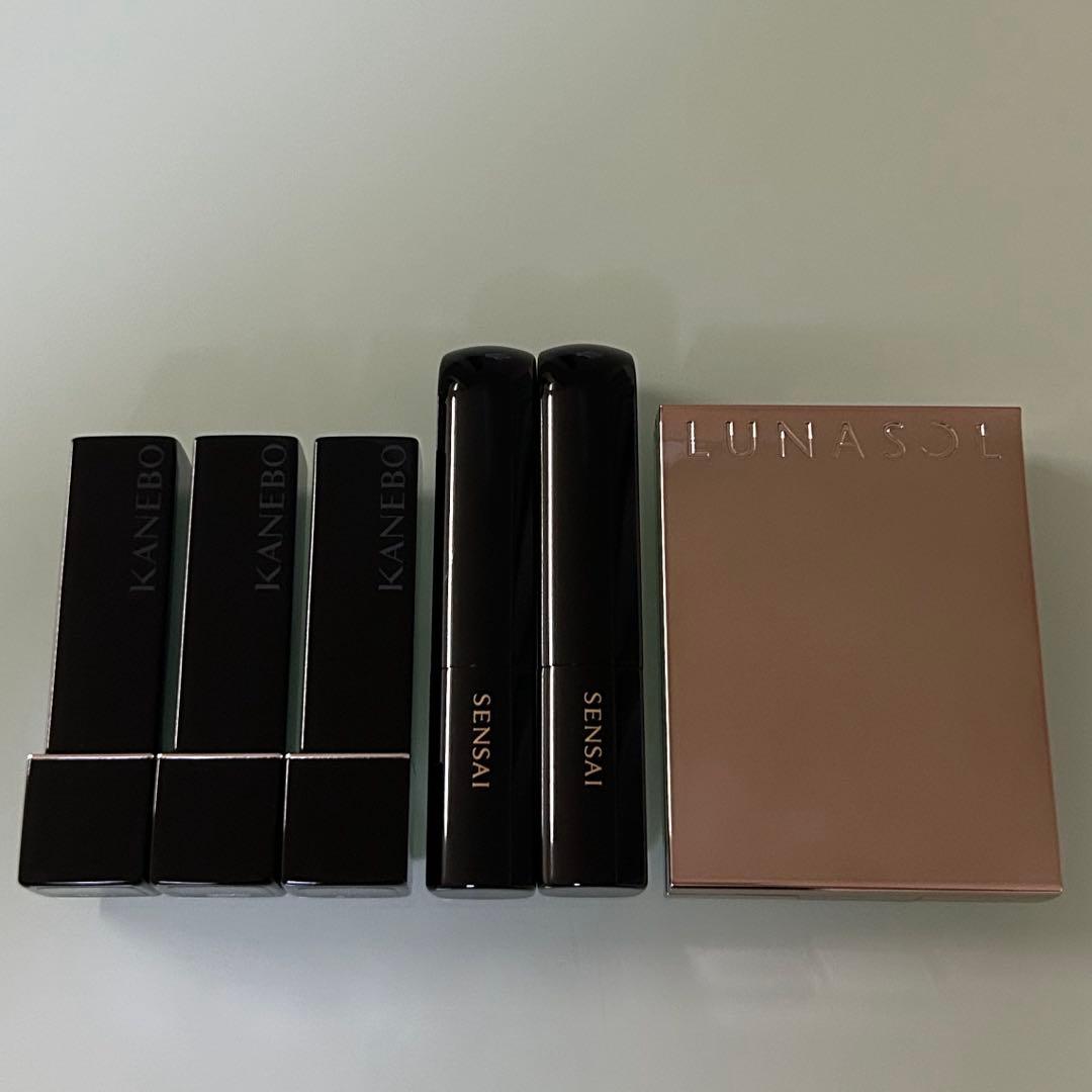 ルナソル アイカラーレーション カネボウ ルージュスターヴァイブラント アイカラーレーション | LUNASOL（ルナソル）公式オンラインストア