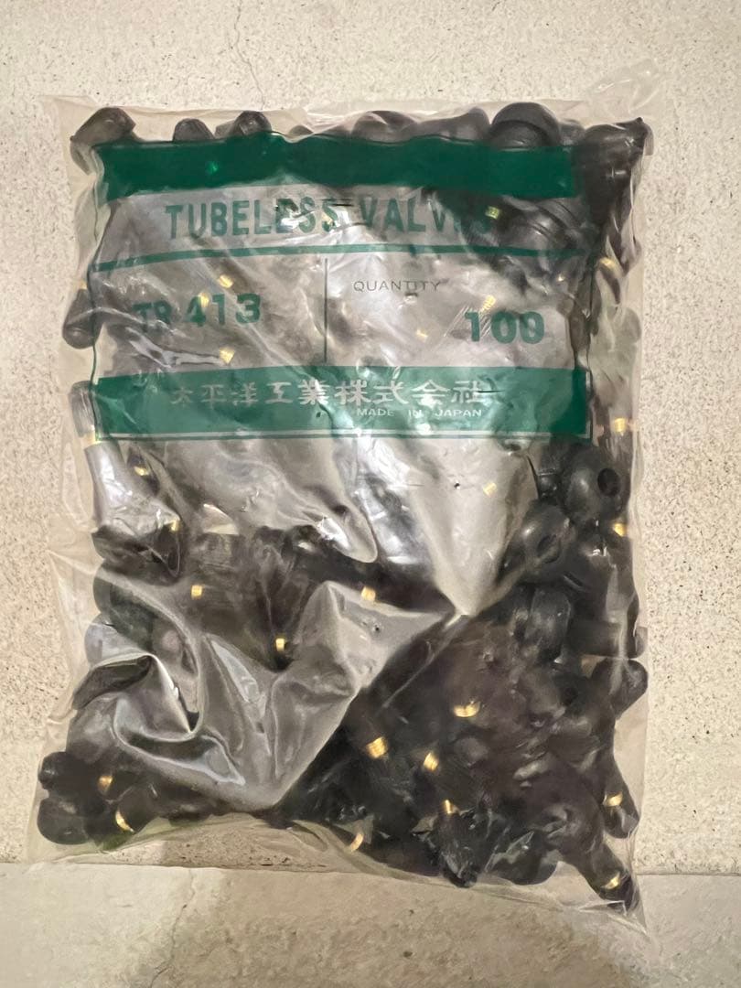 ⭐︎工具箱　TR413 チューブレスバルブ 100個入り