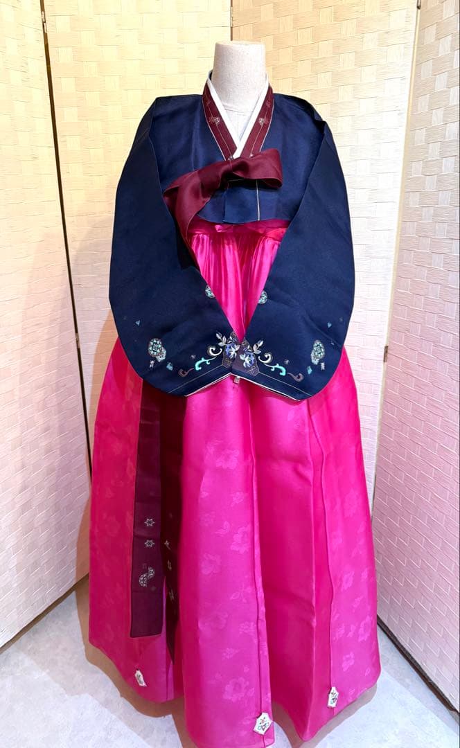 最終価格♪ 韓国の韓服　シルク　チマチョゴリ　ネイビーとピンク