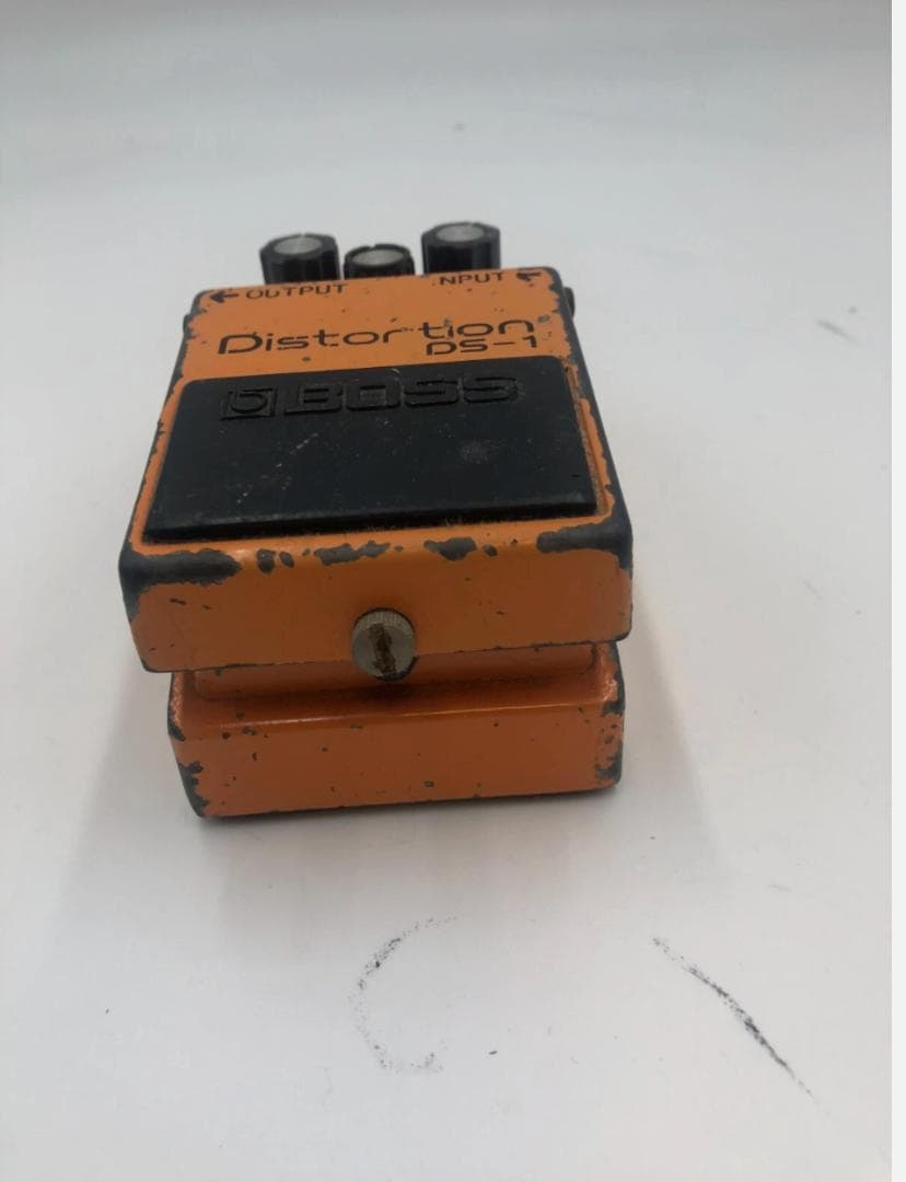 BOSS DS-1 ディストーションペダル 銀ネジ スタンプシリアル - メルカリ