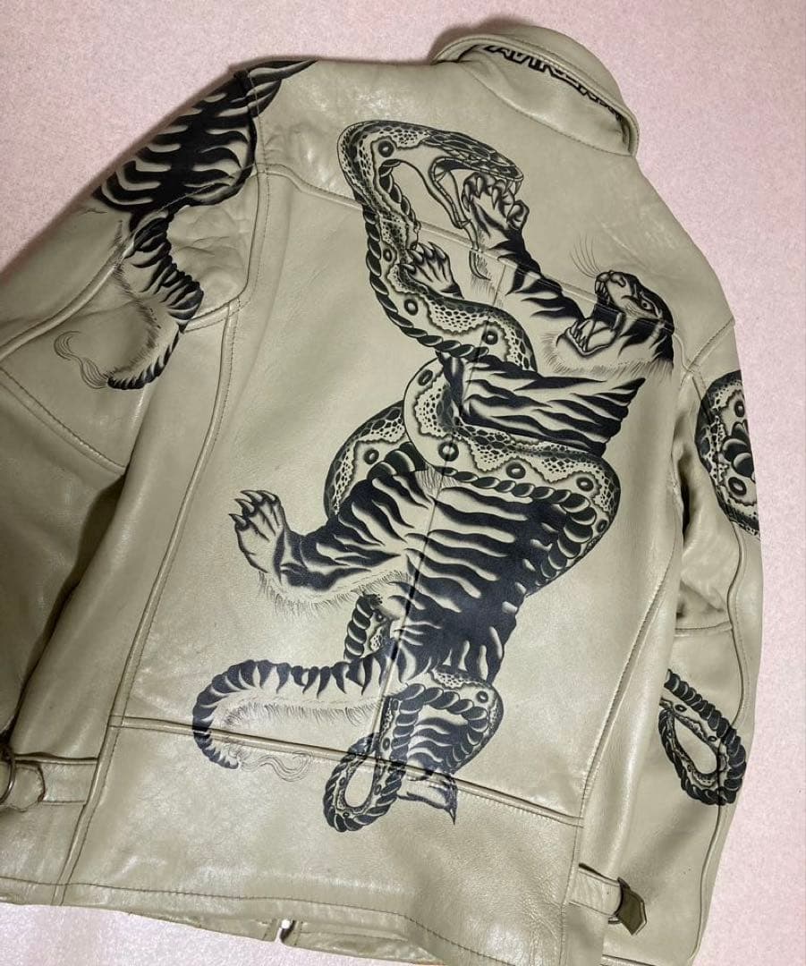 極希少 AVIREX 世界80着限定 虎&蛇墨絵 レザー ライダースジャケット AVIREX - 希少 AVIREX 80着限定 虎&蛇墨絵 本革 シングルライダース XL