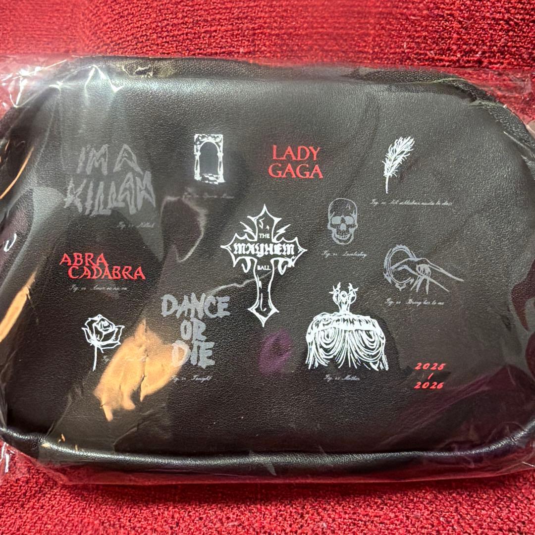 レディーガガ2026東京ドームシルバーVIP特典 グッズ - メルカリ