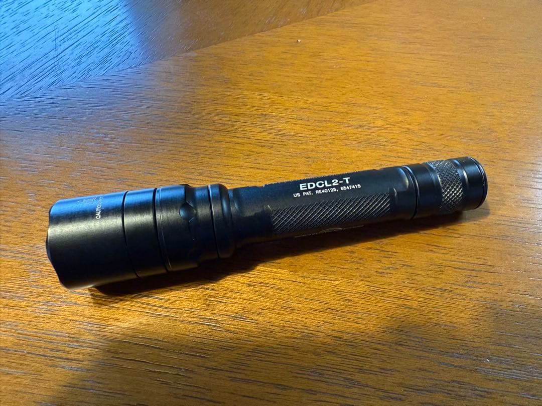 SUREFIRE EDCL2-T 懐中電灯