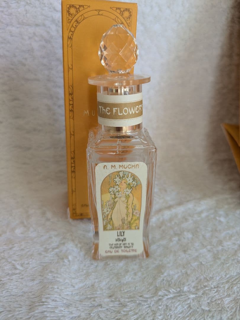 アルフォンスミュシャ Lily オードトワレ 財団世界初公認ブランド横浜ルミネ店
