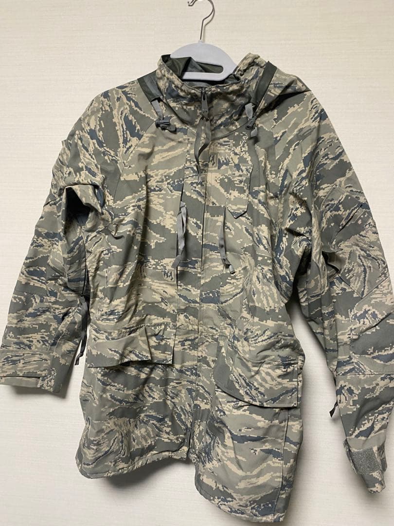 USAF認証 迷彩柄フード付きジャケット MEDIUM
