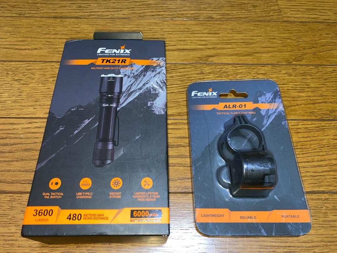 タクティカルフラッシュライト Fenix TK21R
