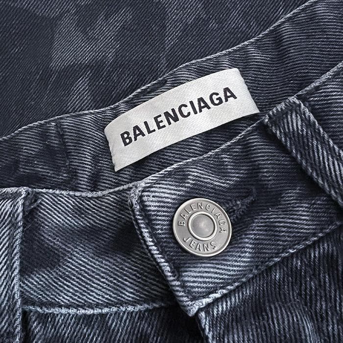 エ*ミ様 BALENCIAGA バレンシアガのデニムパンツ ボタニカル柄