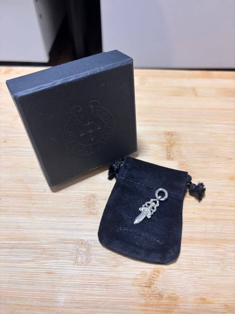 クロムハーツダガーチャーム