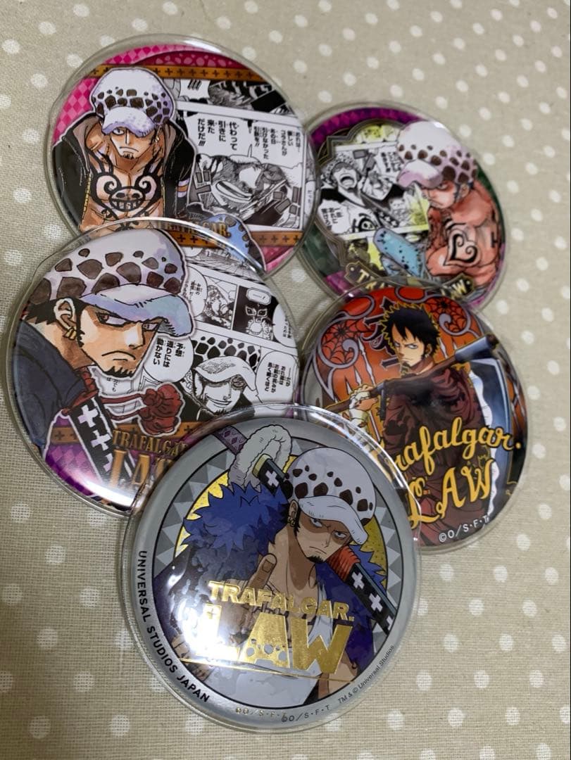 ワンピース トラファルガーロー 缶バッジ - メルカリ