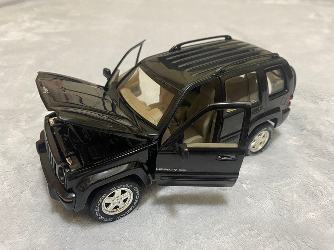 ミニカー MATCHBOX 2002 Jeep LIBERTY 1/18