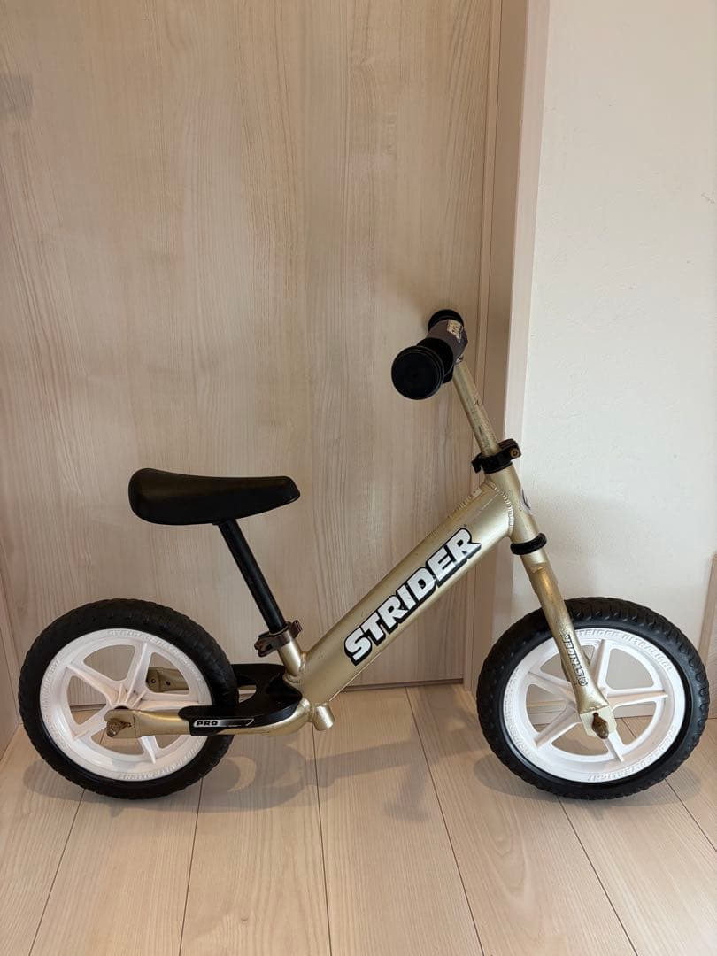 ストライダープロ 10周年記念 限定モデル シャンパンゴールド　スポーツモデル