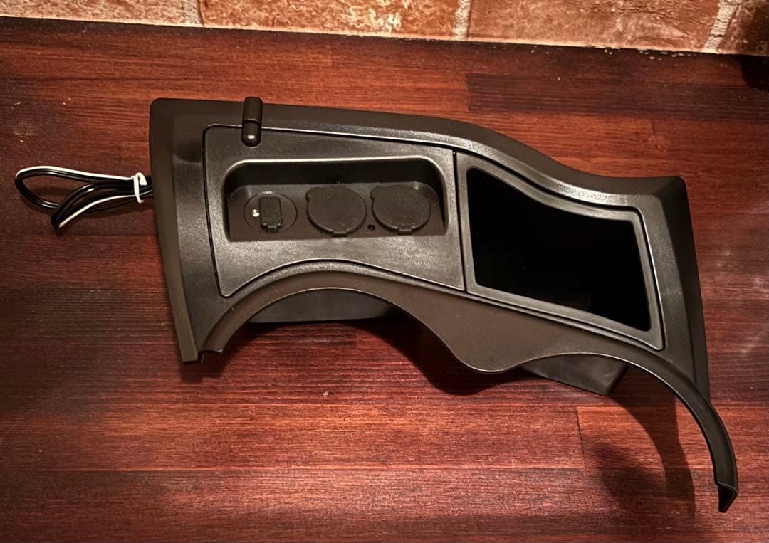 s*a様 アクア専用　フロントコンソール電源BOX & エアコンドリンクホルダー