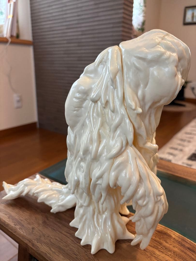 CCP × DOARAT ヘドラ成長期 白ソフビ 限定150体 - メルカリ