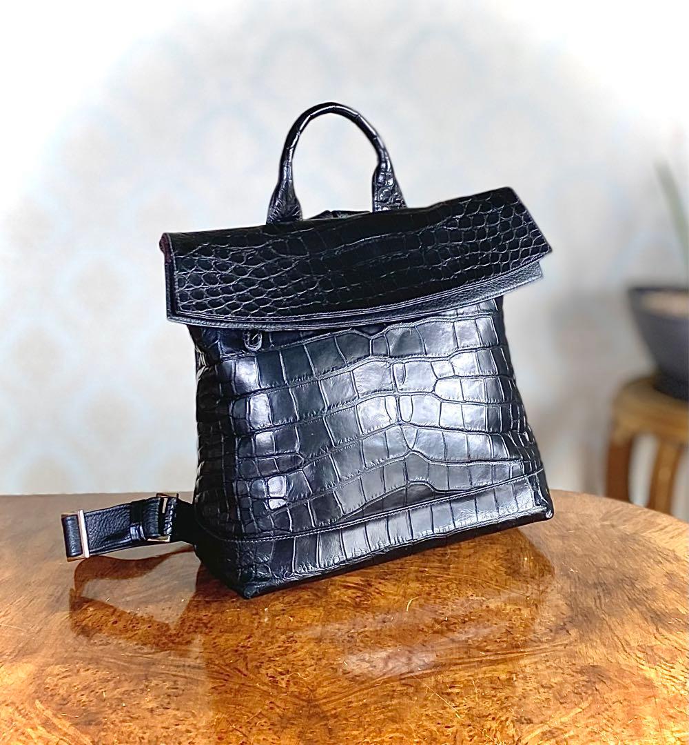 【 未使用品 】 クロコダイル バックパック マットブラック 背面本革