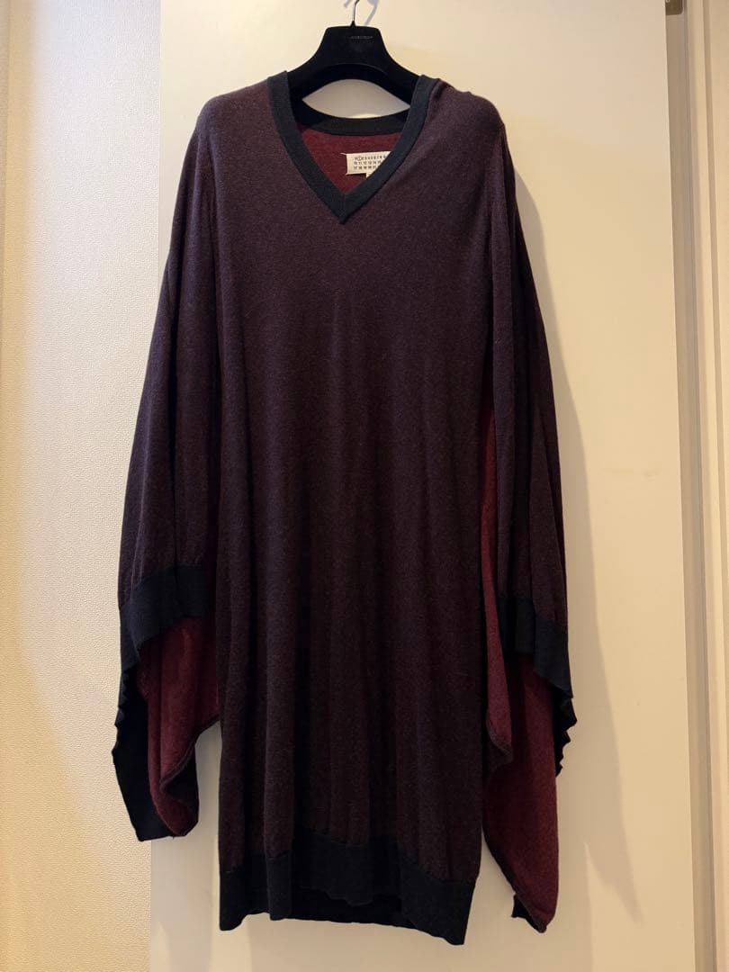 メゾンマルジェラダークパープル Vネック ケープスタイル ニット