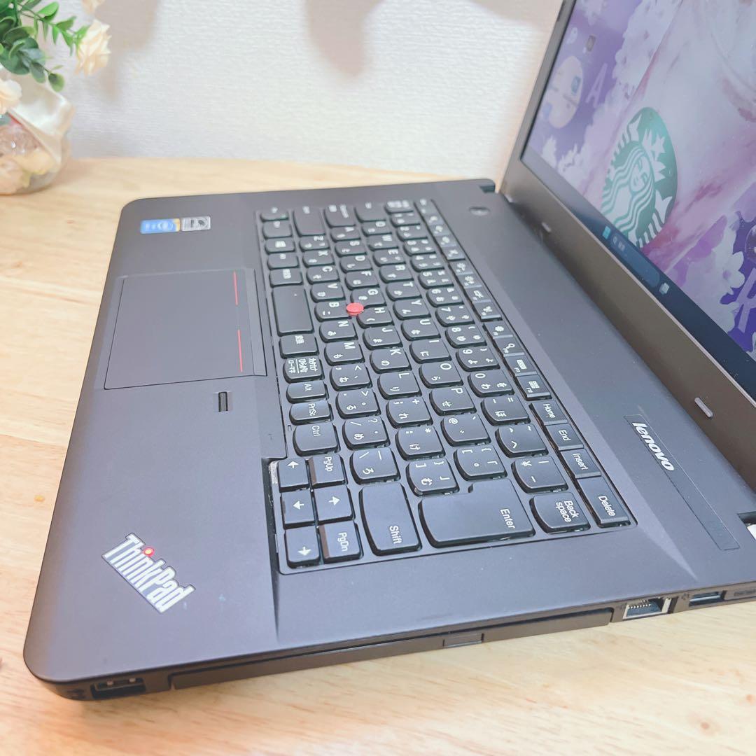 美品、メモリ8G、高速SSD、最新Win11 イラレ、オフィス2021が使える