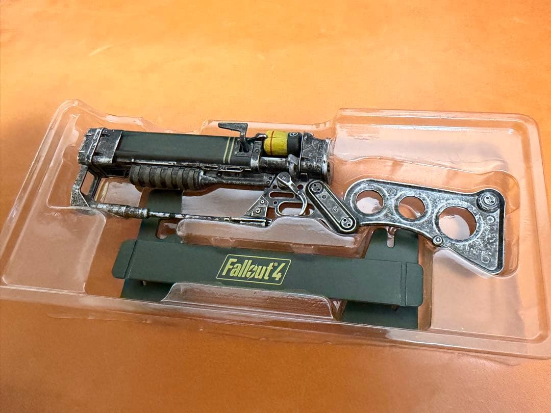 Fallout AER9LaserRifle レーザーライフルフィギュアおまけ付