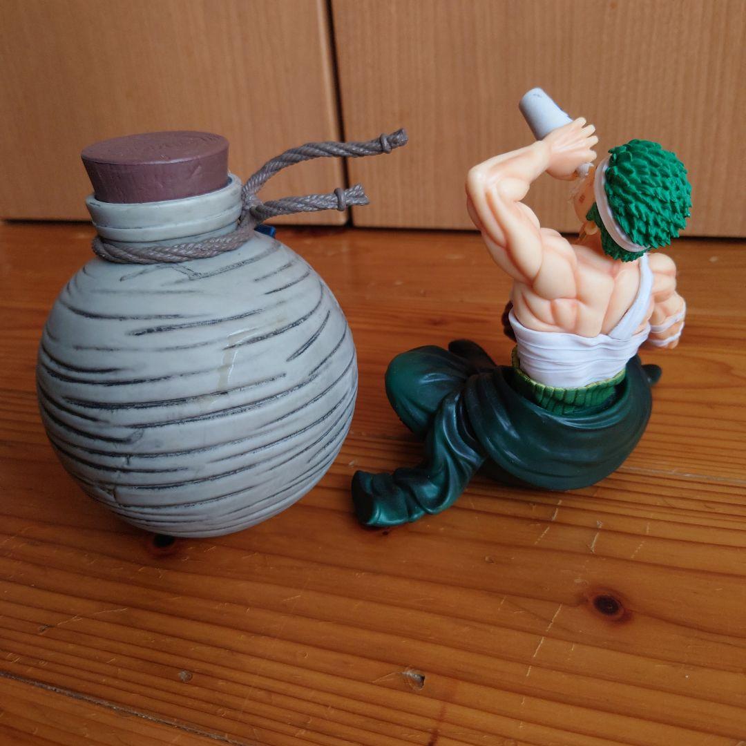 ワンピース ゾロ 飲酒ポーズ フィギュア - メルカリ