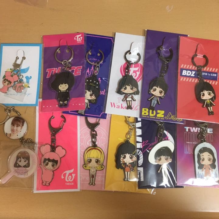 twice キーホルダー モモ モモ TWICE トゥワイス 写真入り キーホルダー 韓流 グッズ jf125-3