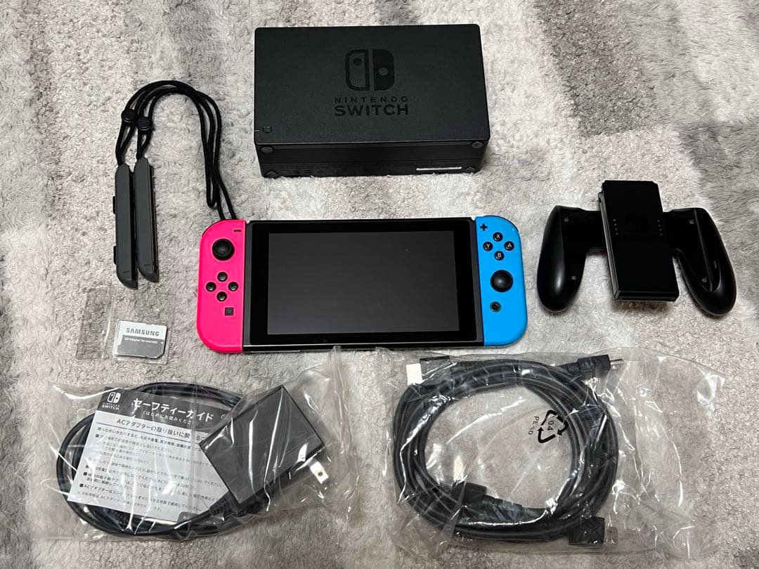 Nintendo Switch 本体 ジョイコンSDカード付き - メルカリ