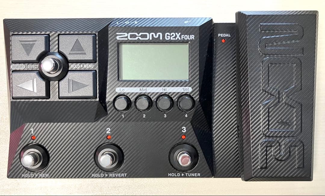 ZOOM G2X FOUR ギターマルチエフェクター