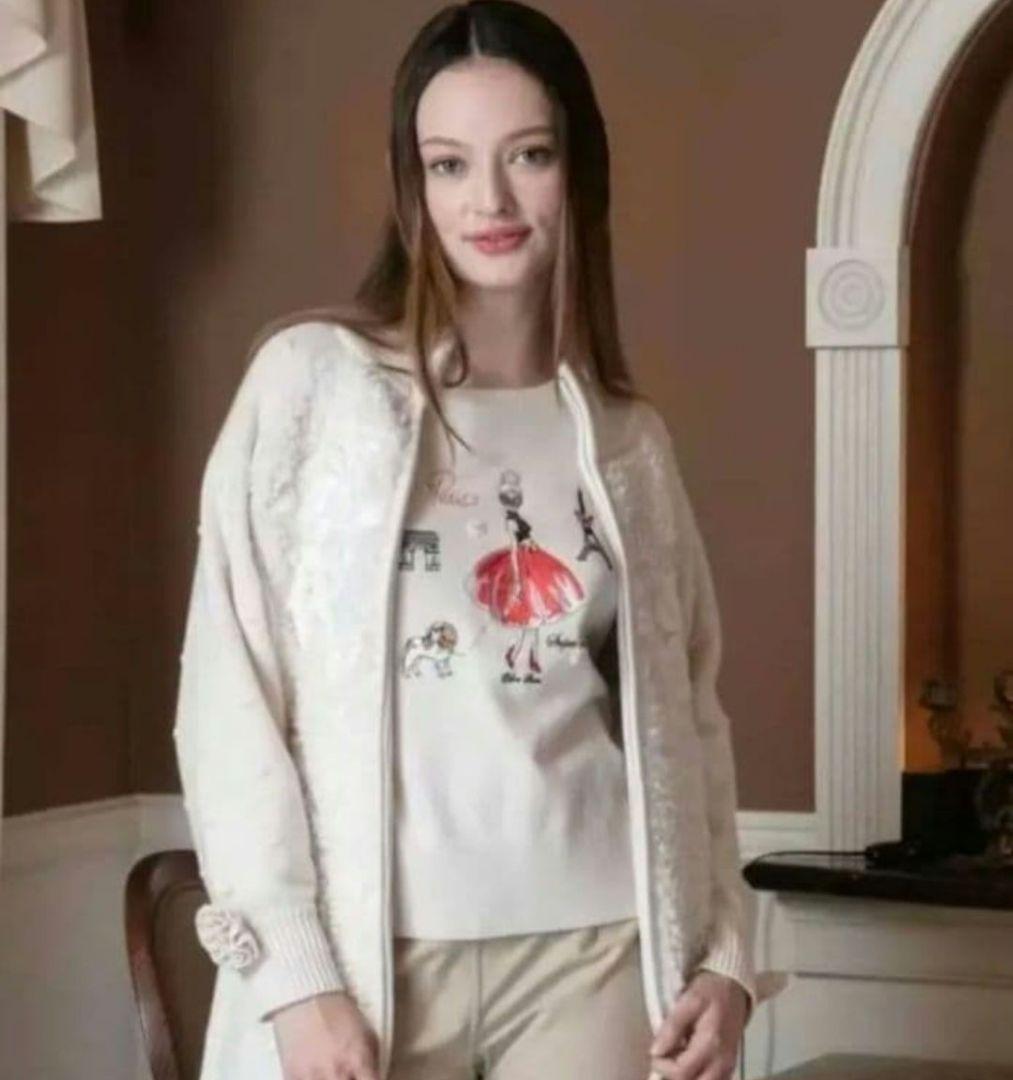 ちー　スーパービューティー　カタログ掲載刺繍ニット　黒44　新品