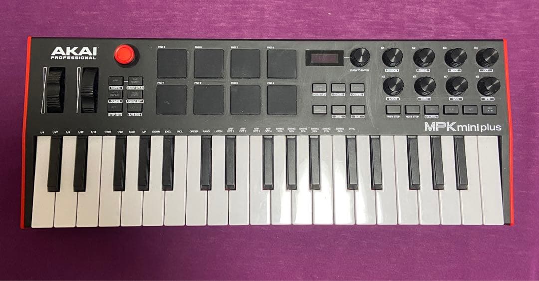 DTM・DAW MPK Mini plus AKAI Professionalが、豊富な接続端子を備えた37鍵USB MIDIキーボード