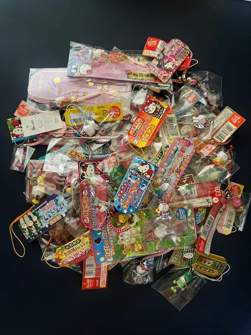 ご当地キティ 51個 根付まとめ売り（レアあり） - メルカリ