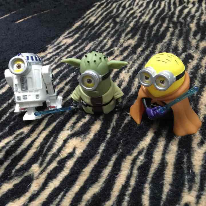 スターウォーズミニオン6体セット ライトセーバー レーザー銃付き