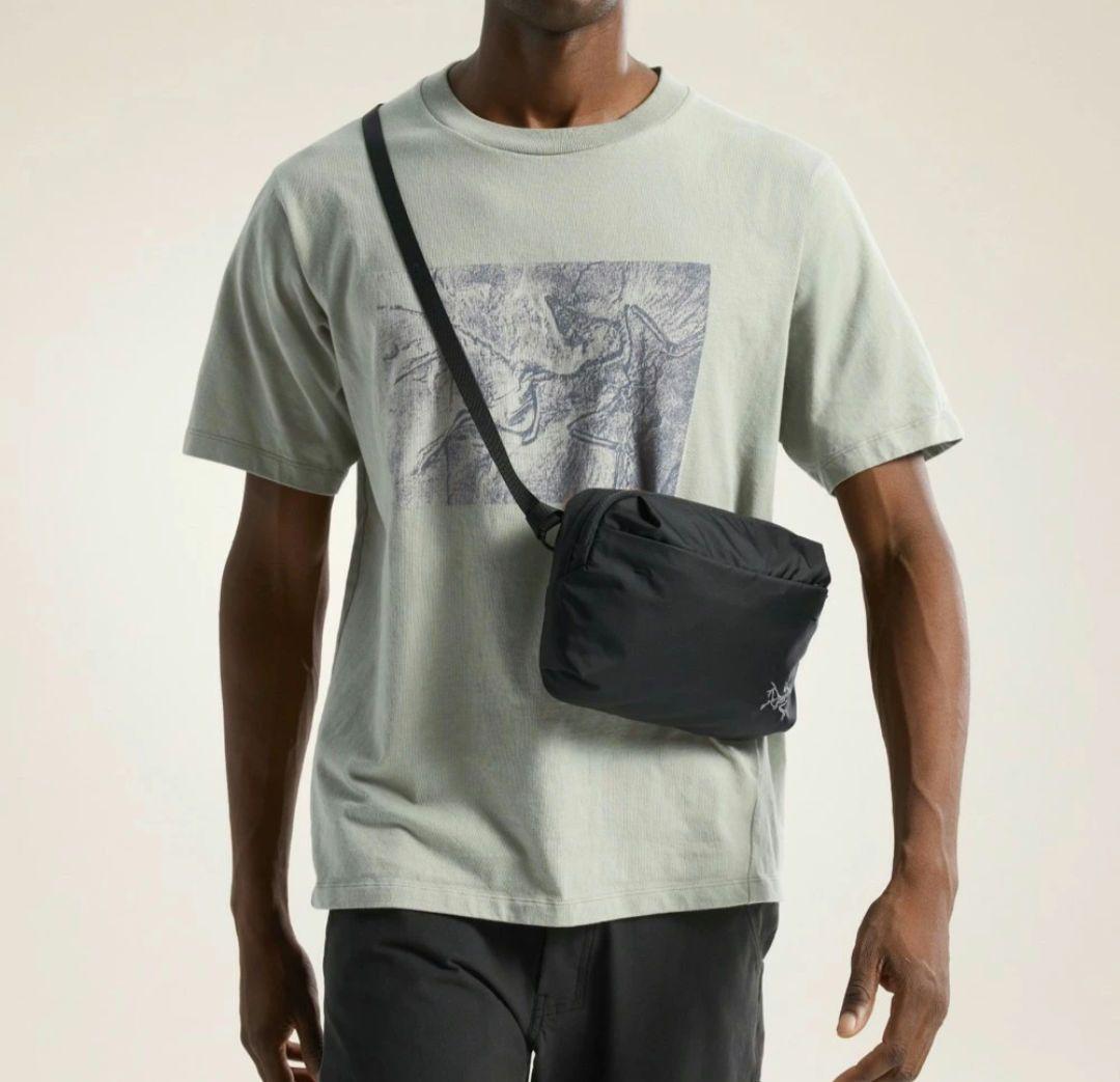 アークテリクス ヒリアド 6L クロスボディバッグ ブラック - メルカリ