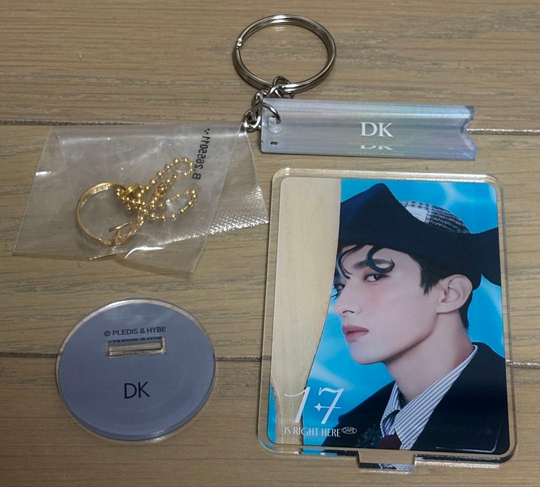 SEVENTEEN ドギョム DK キーホルダー アクスタ まとめ売り - メルカリ