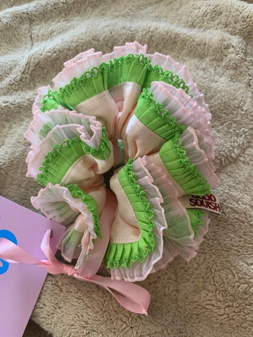 GOOD SQUISH フリルシュシュ ピンク グリーン　新品未使用品