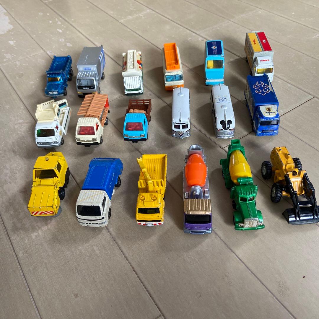 トミカまとめ売り97台(株主優待トミカ含) - メルカリ