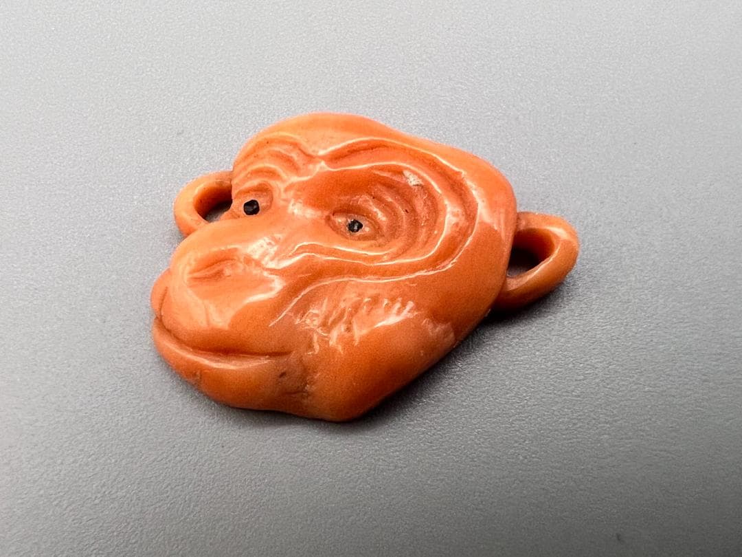 本珊瑚　モモ珊瑚　猿の顔　幅約22mm　重量約2g