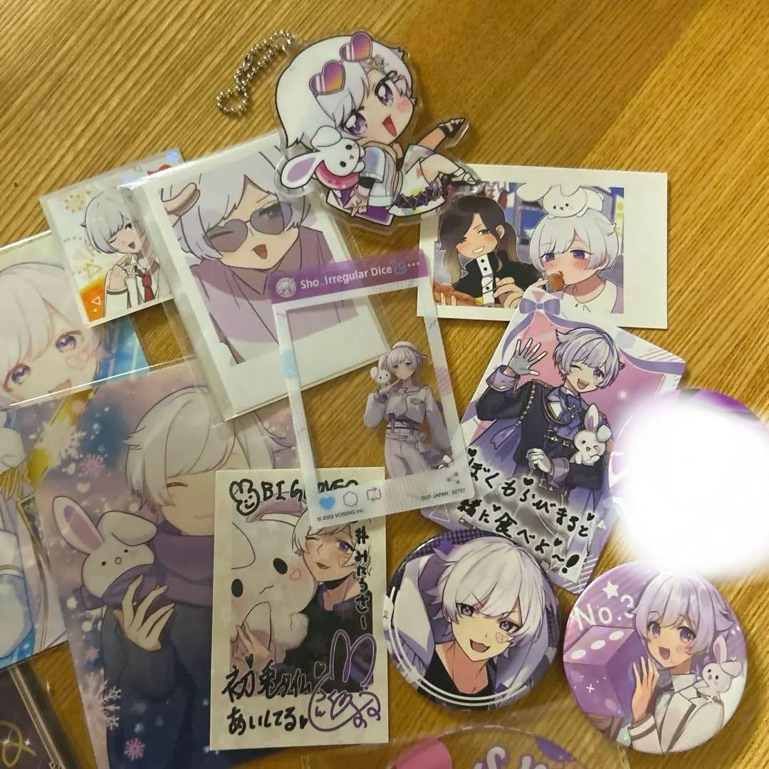 いれいす 初兎 グッズ レア物有(バラ売り可) - メルカリ