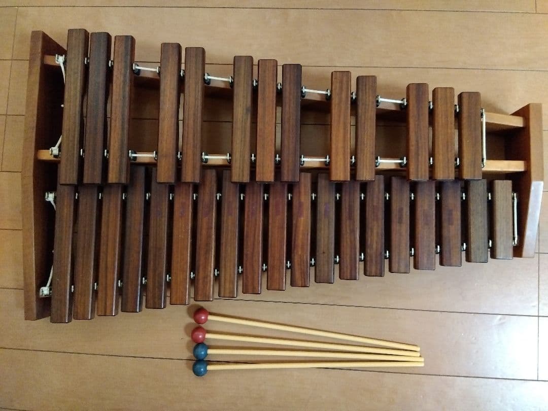 KOROGI ECO32 こおろぎ 木琴 シロフォン マレット付き 楽天市場】KOROGI（こおろぎ社）ECO32 卓上木琴 / シロフォン マレット