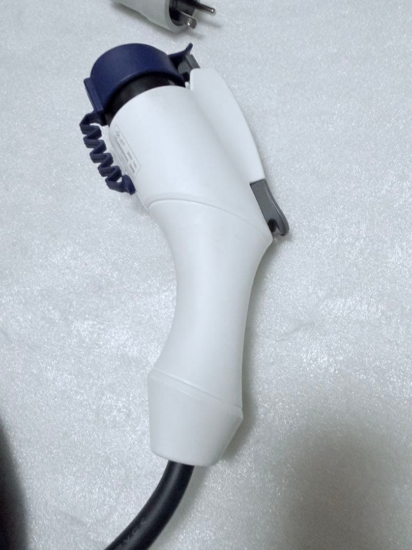 日産リーフ充電ケーブル 3NK5E 172 - メルカリ