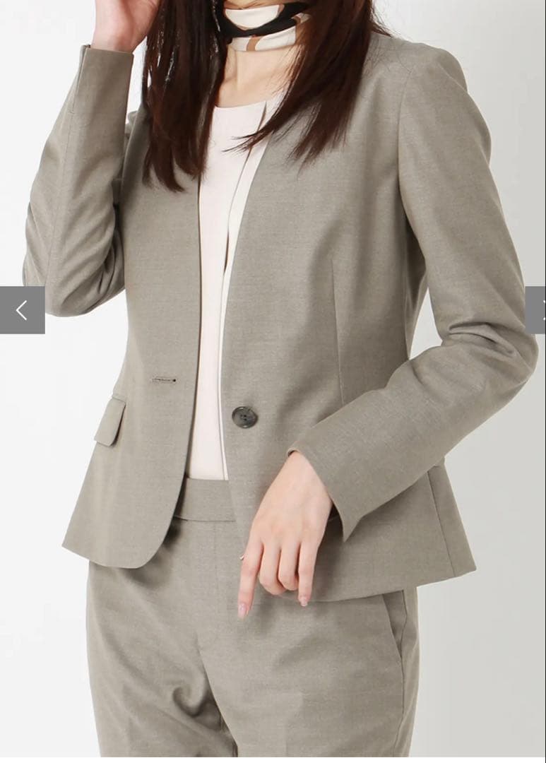 スーツスクエア　レディーススーツ上下セット　ベージュ系