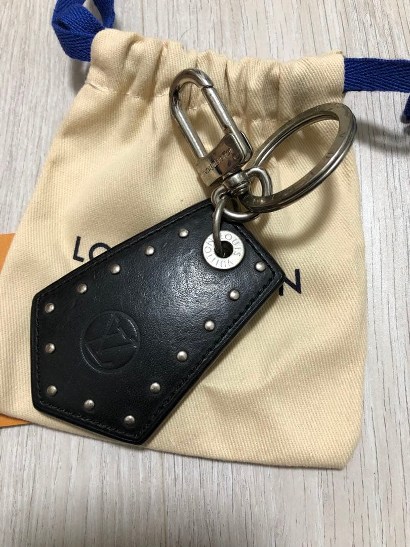 Louis Vuitton キーホルダー スタッズ付き 保存袋付き