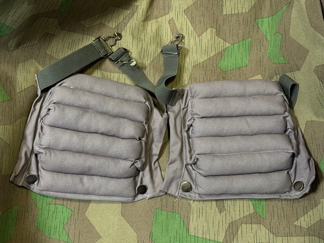 WWⅡ ドイツ軍 降下猟兵用 ニーパット（レプリカ）★膝当て★緑の悪魔　降下猟兵