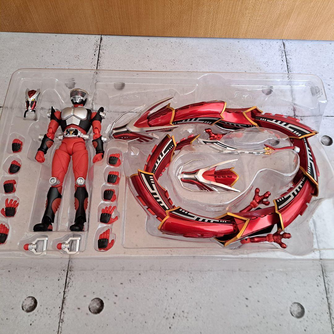 S.H.Figuarts 仮面ライダー龍騎 & ドラグレッダー